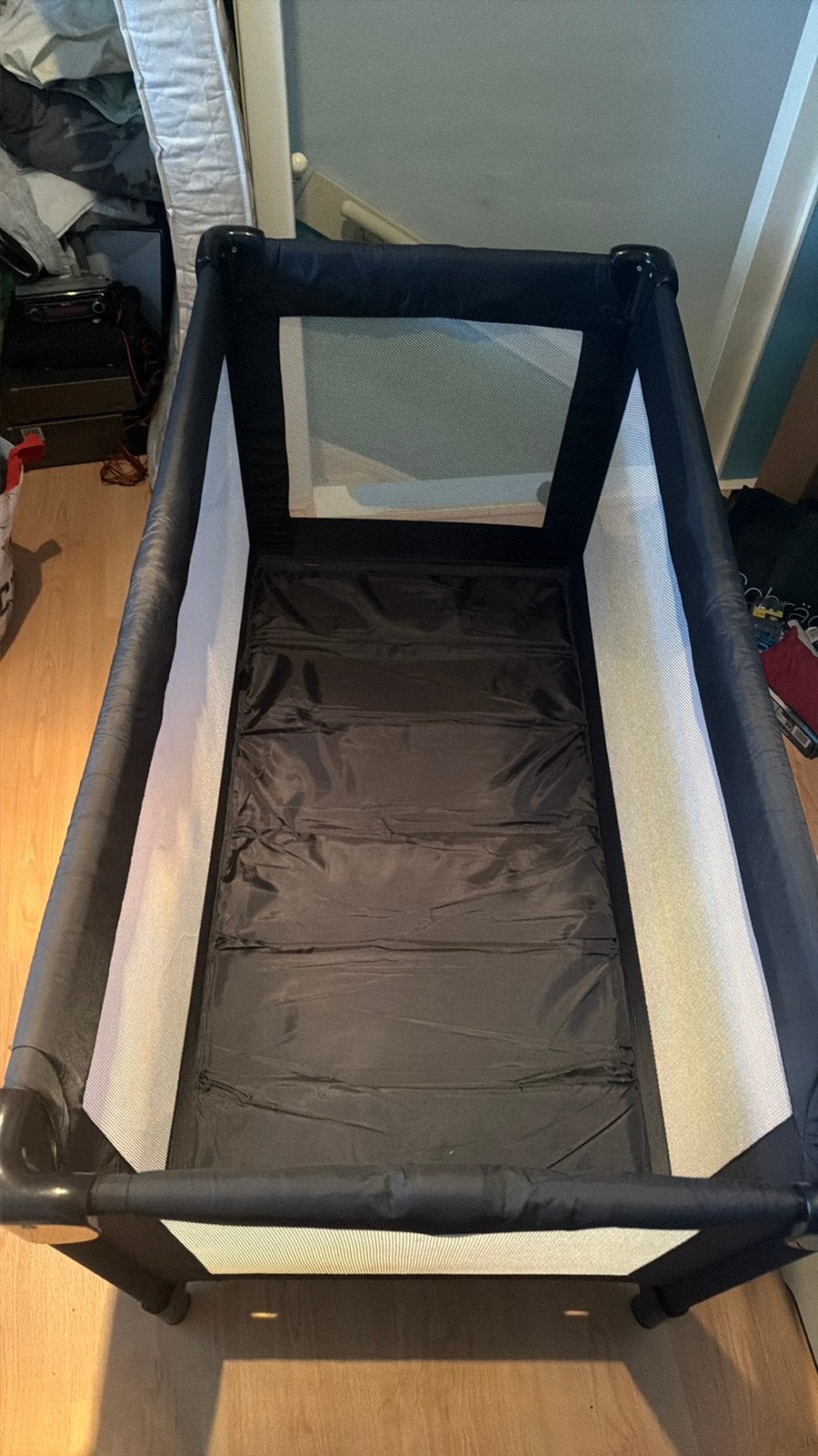 Campingbed inclusief matras te koop. Zgan, Ophalen of Verzenden, Zo goed als nieuw