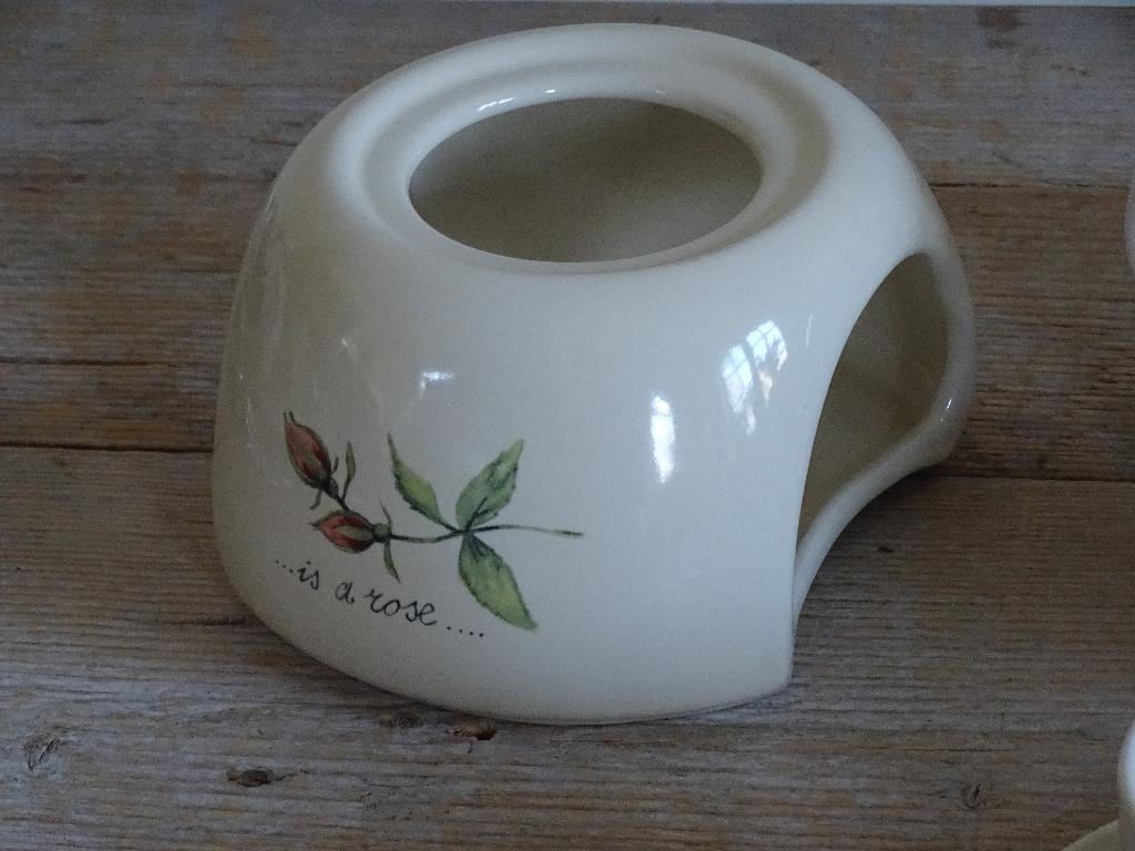 Servies, Jet (by Ter Steege), A ROSE IS A ROSE, z.g.a.n., Overige typen, Ophalen of Verzenden, Zo goed als nieuw, Overige stijlen