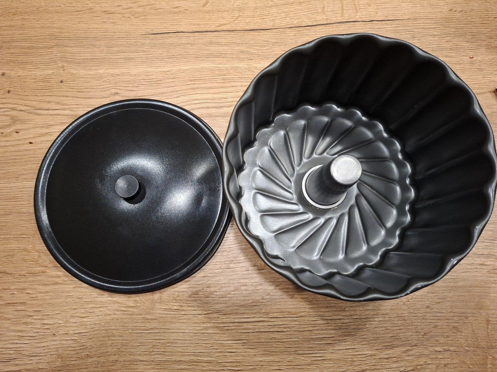 Poffert pan/vorm tulband, pudding met deksel, Huis en Inrichting, Overige typen, Ophalen of Verzenden, Zo goed als nieuw, Zwart