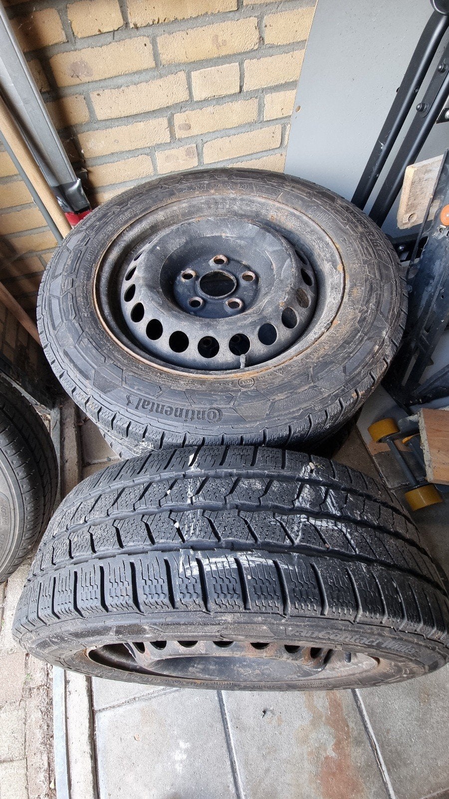 Vijf originele velgen met banden VW T5 T6 met wieldop., Ophalen, Gebruikt, Volkswagen