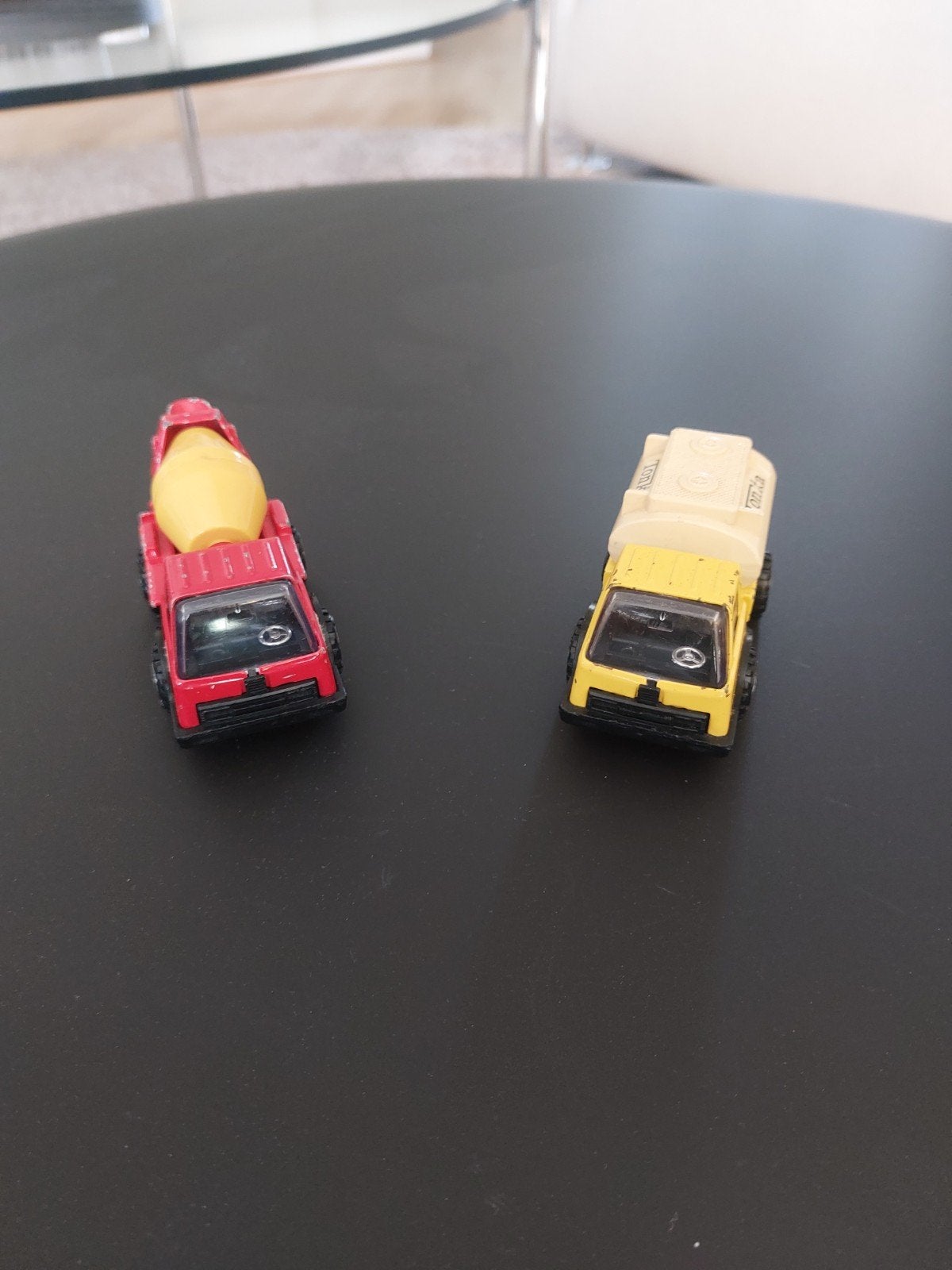 2 Tonka wagentjes: cementwagen en tankwagen, Ophalen of Verzenden