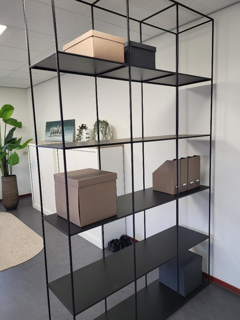 Zwart stalen gepoedercoat open wandkast / kast / roomdivider, Ophalen, Zo goed als nieuw