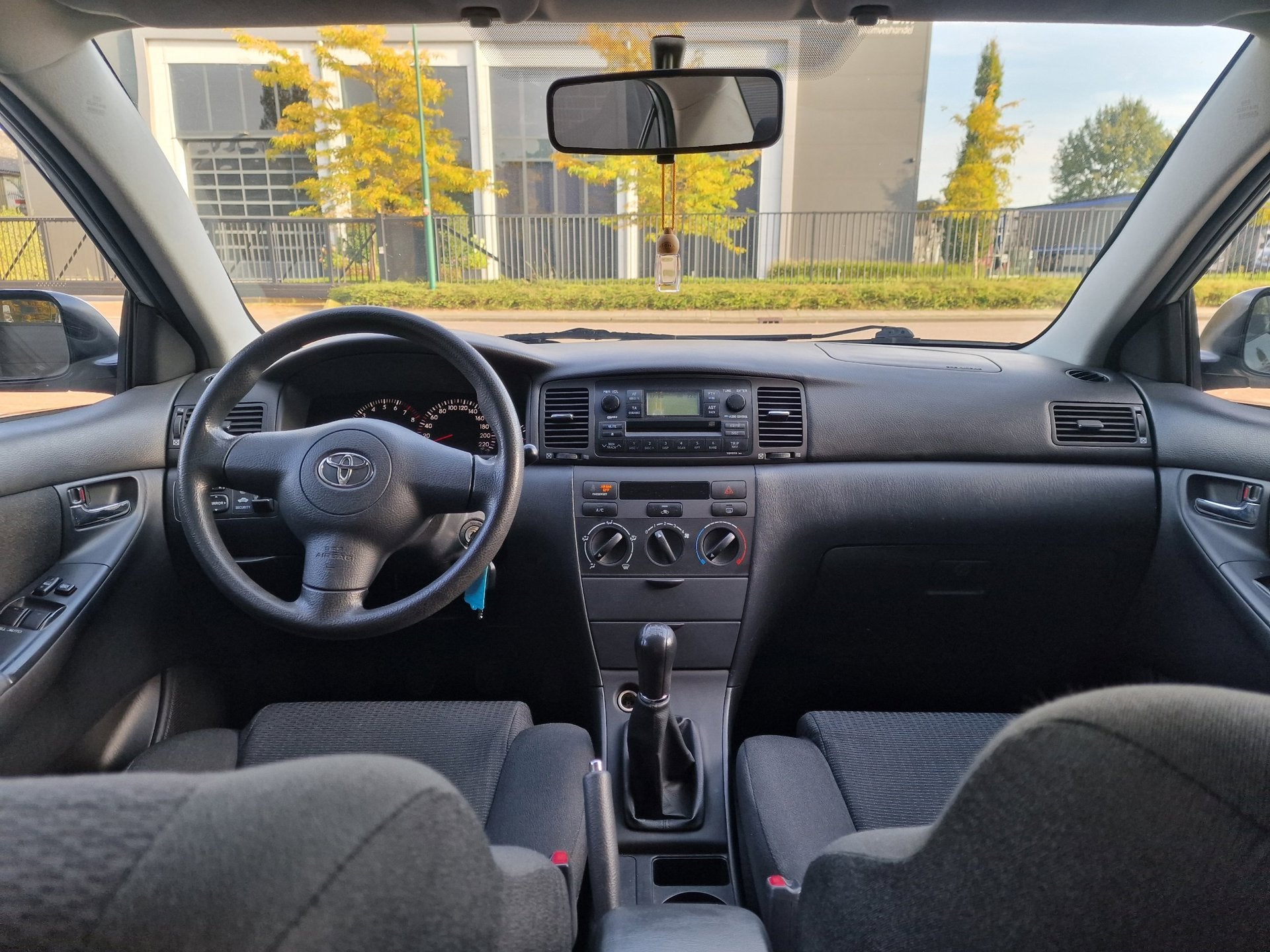 Foto 12 van Toyota Corolla 1.6 VVT-i Linea Terra AIRCO IJSKOUD 2 X SLEUT