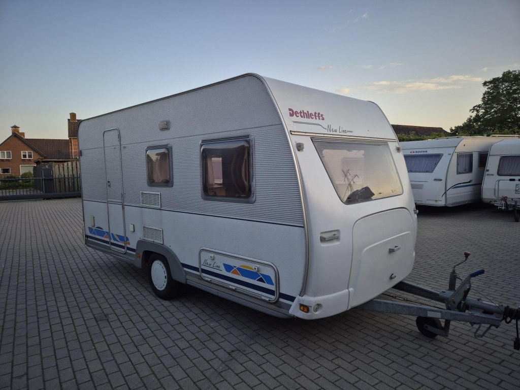 Dethleffs New-Line 440 DB + Voortent, Bedrijf, Treinzit, 750 - 1000 kg, Schokbreker