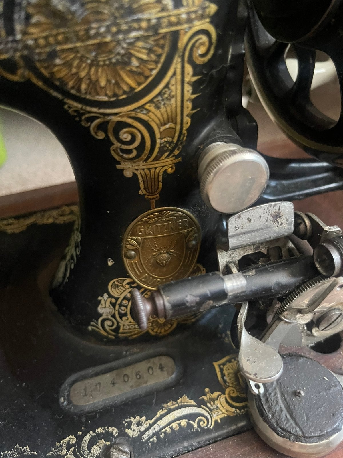 Antiek Naaimachine Gritzner, Ophalen