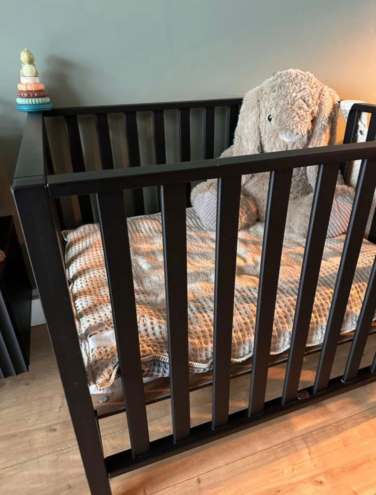 Zwarte box merk twf met koeka boxkleed, Kinderen en Baby's, Boxen, Ophalen, Zo goed als nieuw, Vierkant, Boxkleed