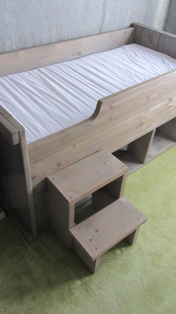 Leuk Steigerhouten Kajuitbed 1.50x0.70 met Matras en Dekbed, 70 tot 85 cm, 140 tot 160 cm, Zo goed als nieuw, Ophalen