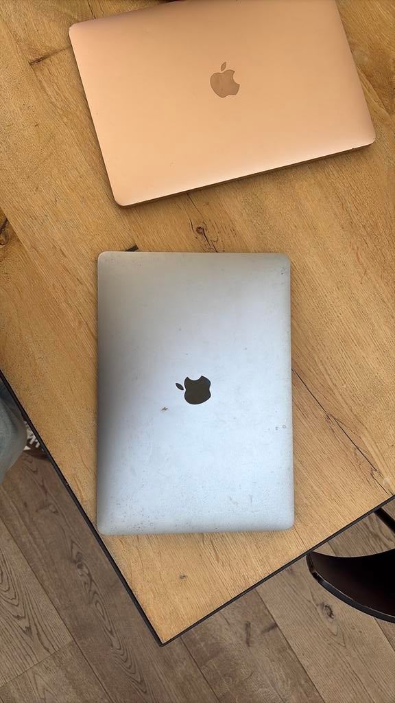 Macbook pro 2017 met touchbar, Computers en Software, Apple Macbooks, MacBook Pro, Gebruikt, 256 GB, 2 tot 3 Ghz