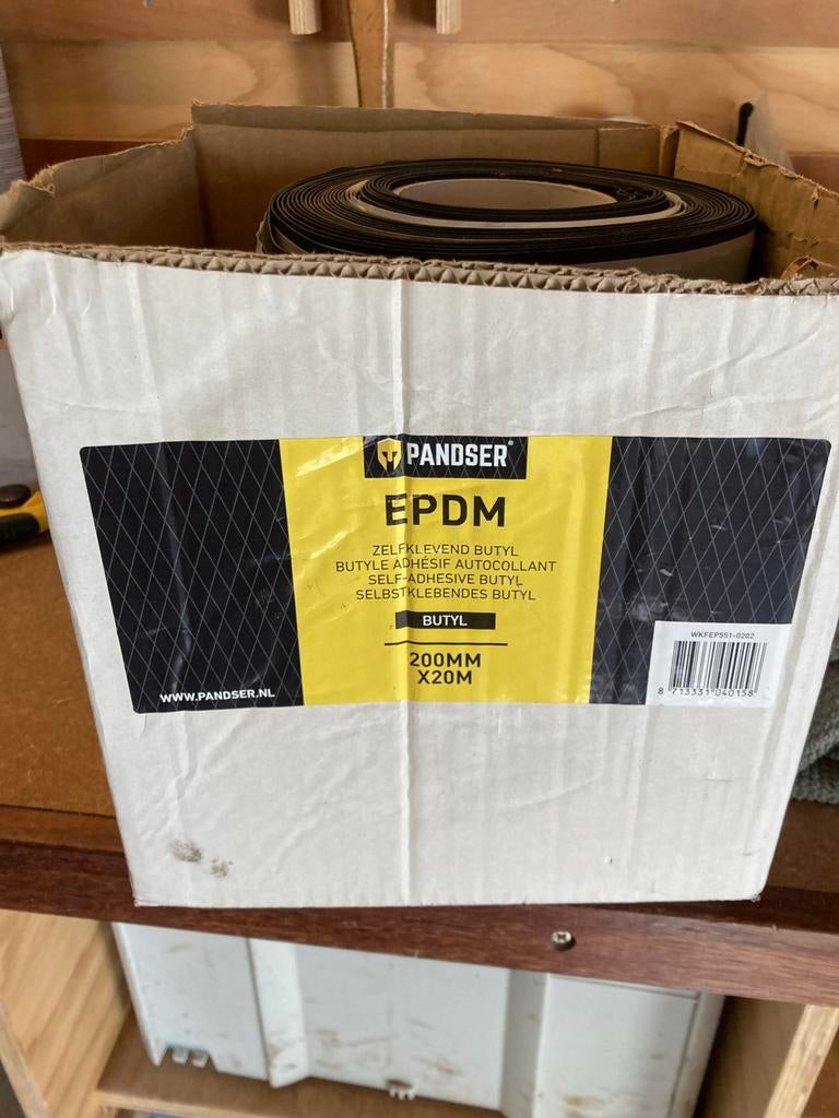 Zelfklevende EPDM folie - 200mm breed, ruim 10 meter, Overige materialen, 10 tot 15 m², Zo goed als nieuw, Ophalen