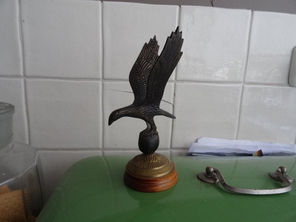 Oud bronzen beeldje opvliegende adelaar, Ophalen, Zo goed als nieuw, Dier
