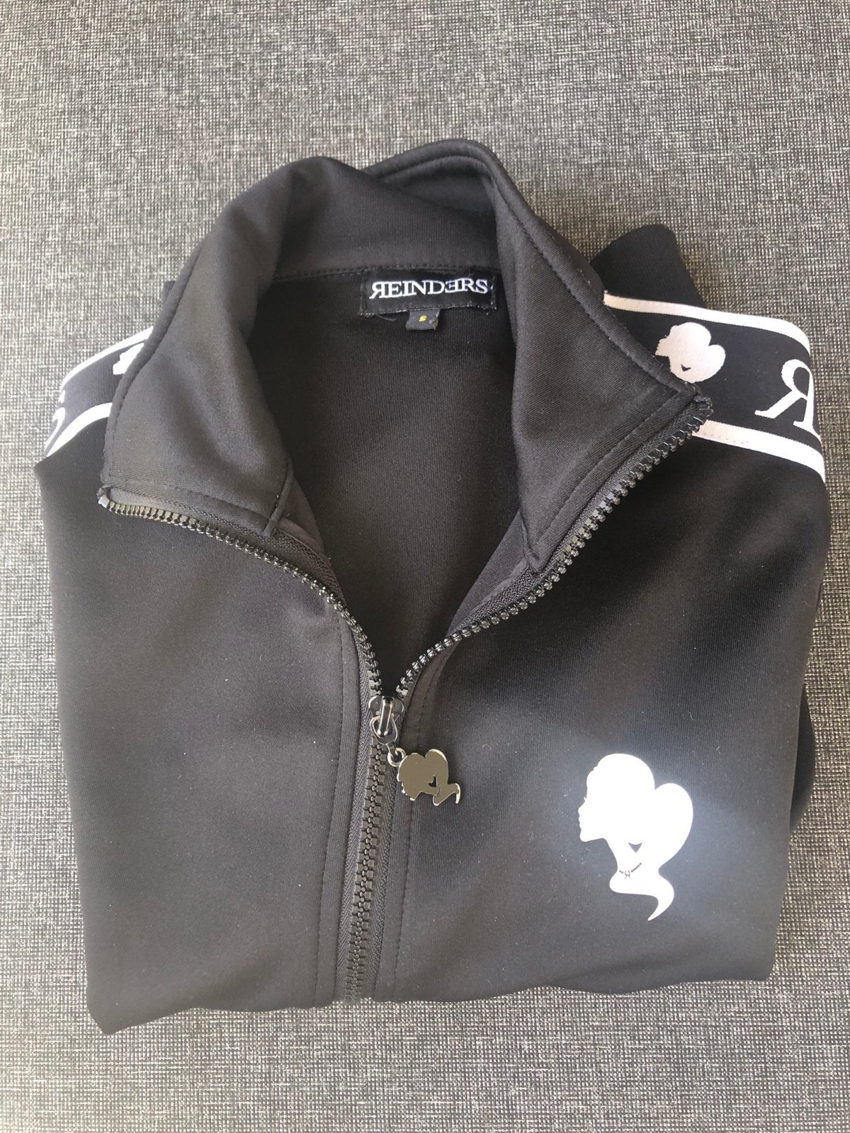 Reinders Zwarte Track Jacket Maat S, Kleding | Dames, Jassen | Zomer, Ophalen of Verzenden, Zo goed als nieuw, Maat 36 (S), Zwart