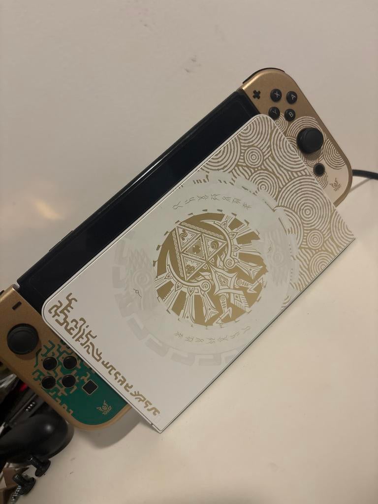 Nintendo Switch OLED Zelda TOTK Edition + Breath of the Wild, Spelcomputers en Games, Met games, Met 2 controllers, Zo goed als nieuw