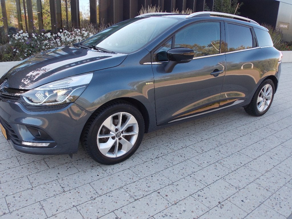 Mooie Renault Clio 1.5 DCI Estate nieuwe apk rijdt 1 op 31, Auto's, Voorwielaandrijving, Dealer onderhouden, Stof, 625 kg