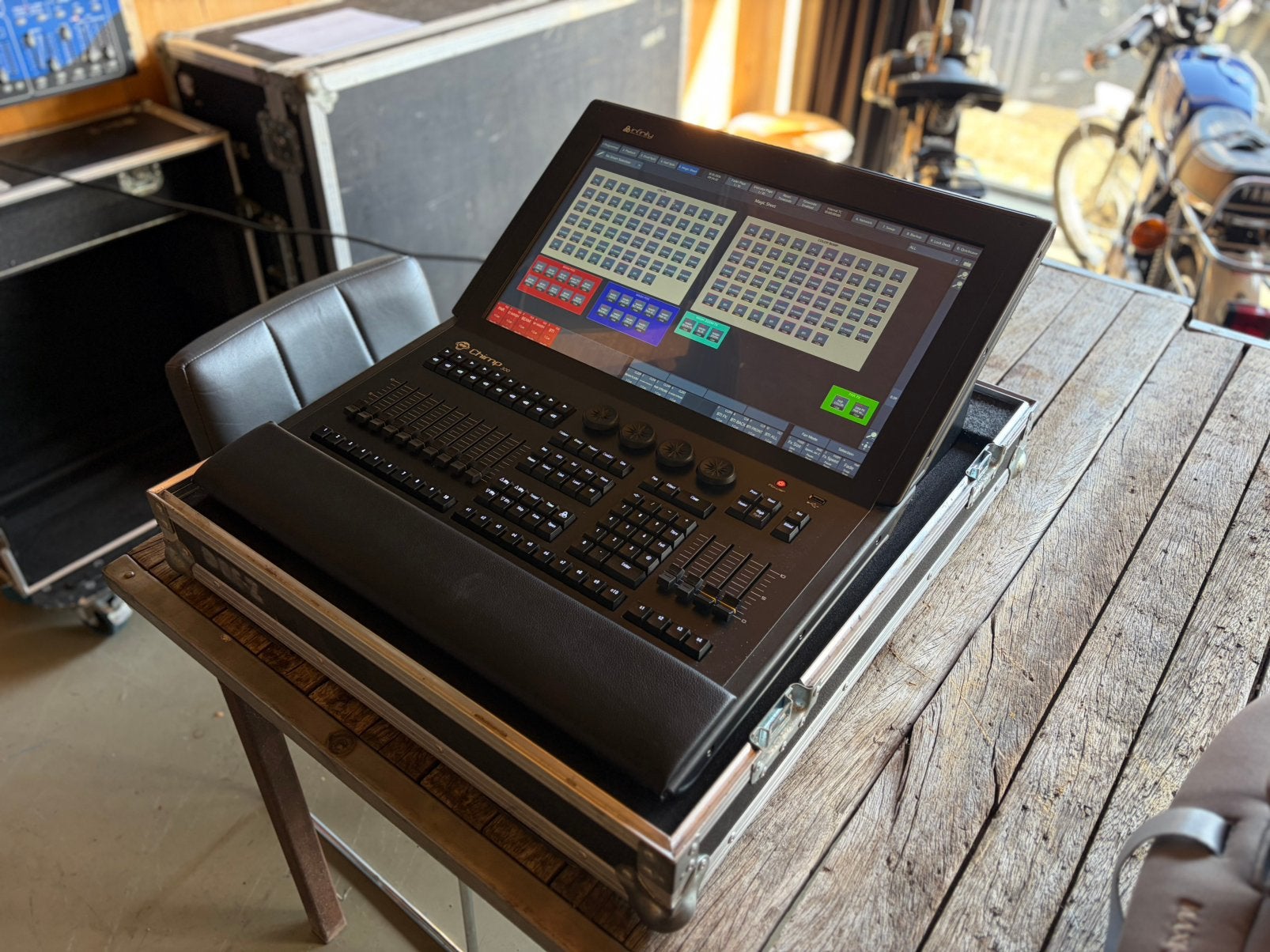 Infinity Chimp 300 8GB RAM, Muziek en Instrumenten, Ophalen, Zo goed als nieuw, Licht