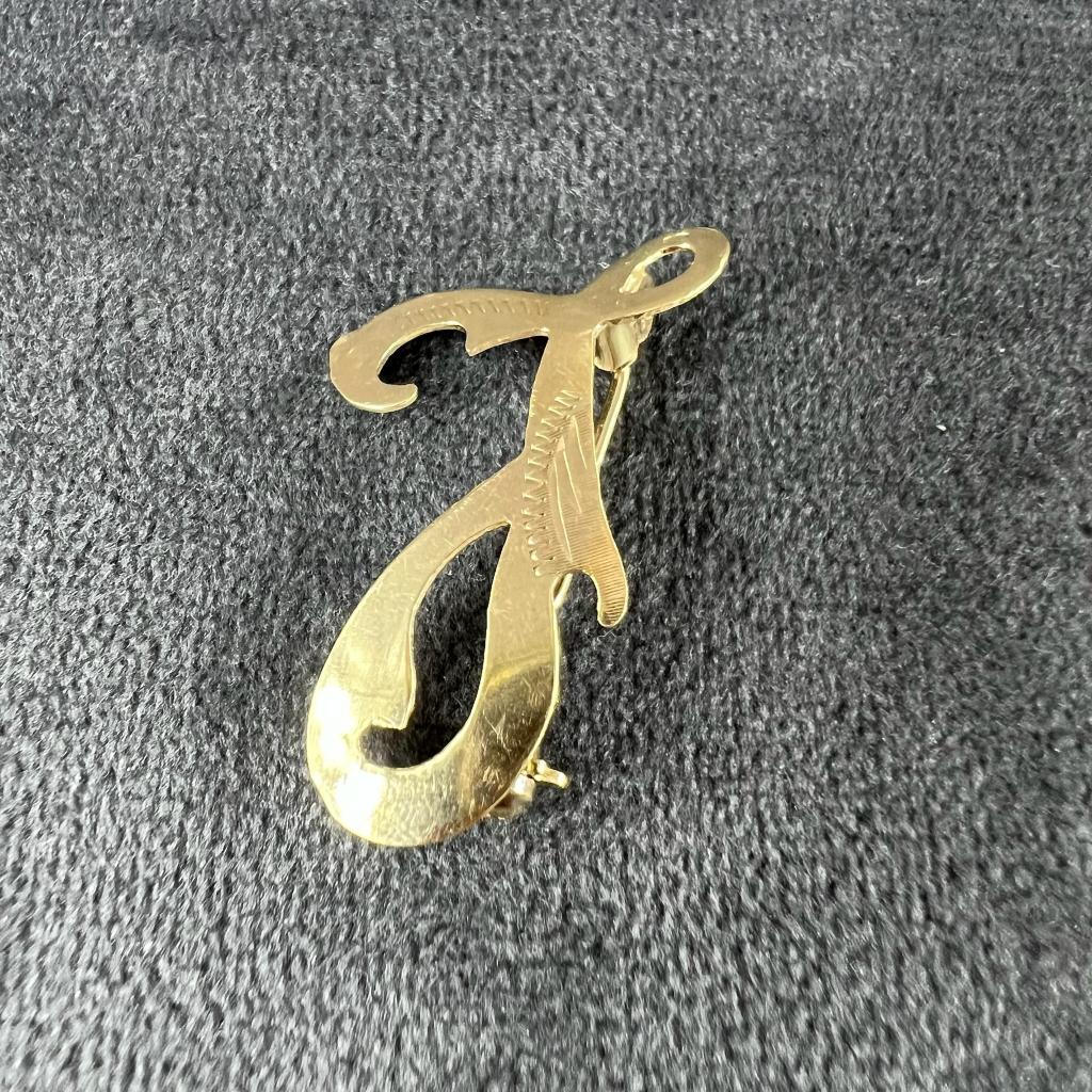 Gouden Broche | 14k | 1,91g | Letter T | 404762, Gebruikt, Minder dan 4 cm, Ophalen of Verzenden, Goud
