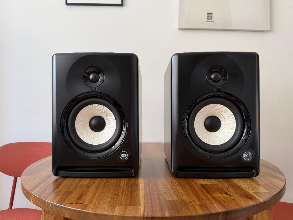 RCF Ayra Six Active Studio Monitors, Zo goed als nieuw, 120 watt of meer, Front, Rear of Stereo speakers, Ophalen