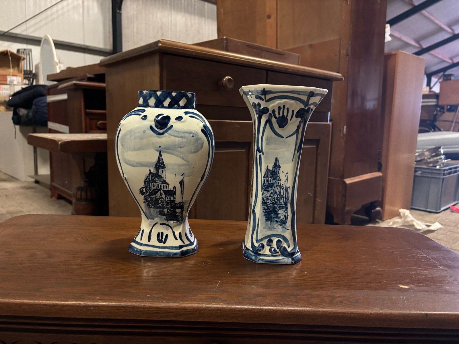 Set van 2 Delft Blauw Vazen - Handbeschilderd, Huis en Inrichting, Ophalen of Verzenden, Nvt, Nvt, Nvt