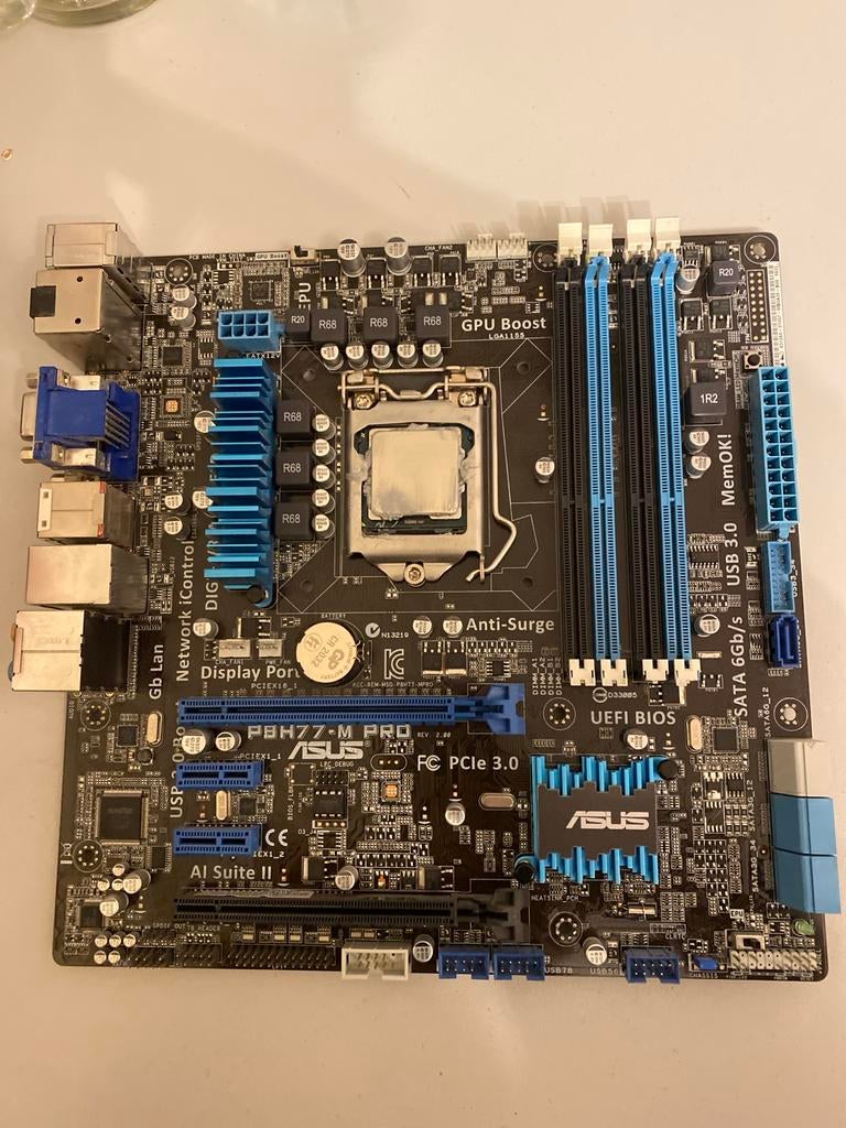 ASUS PBH77-M PRO Moederbord + Intel Core i7-3770 (LGA1155), Computers en Software, Moederborden, Gebruikt, Intel, DDR3, Ophalen