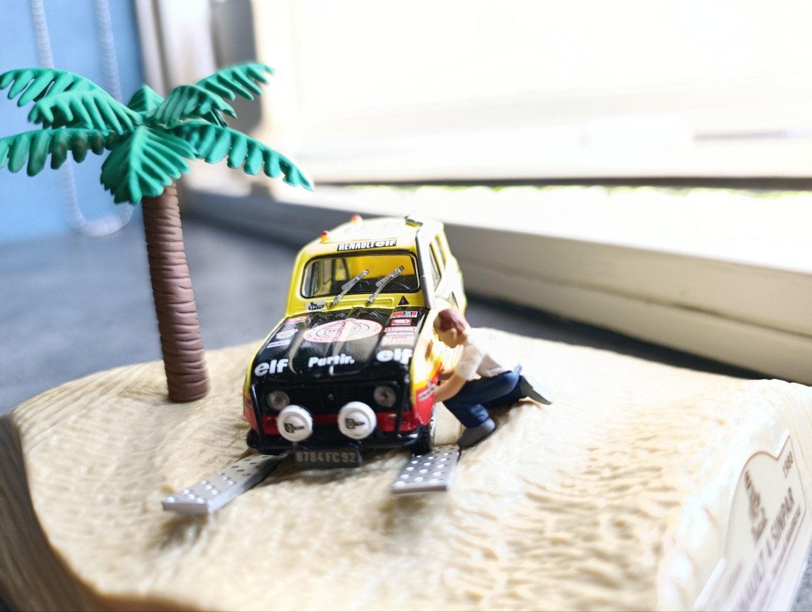 Twee Renault miniaturen voor de liefhebbers, Ophalen of Verzenden
