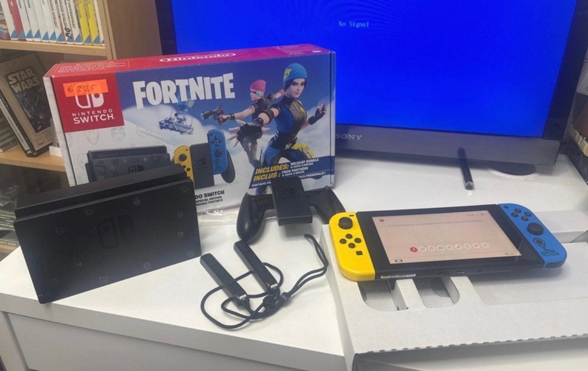 Nintendo Switch Fortnite Special Edition (Zo goed als nieuw), Nintendo, Nintendo, Met games, Met 2 controllers