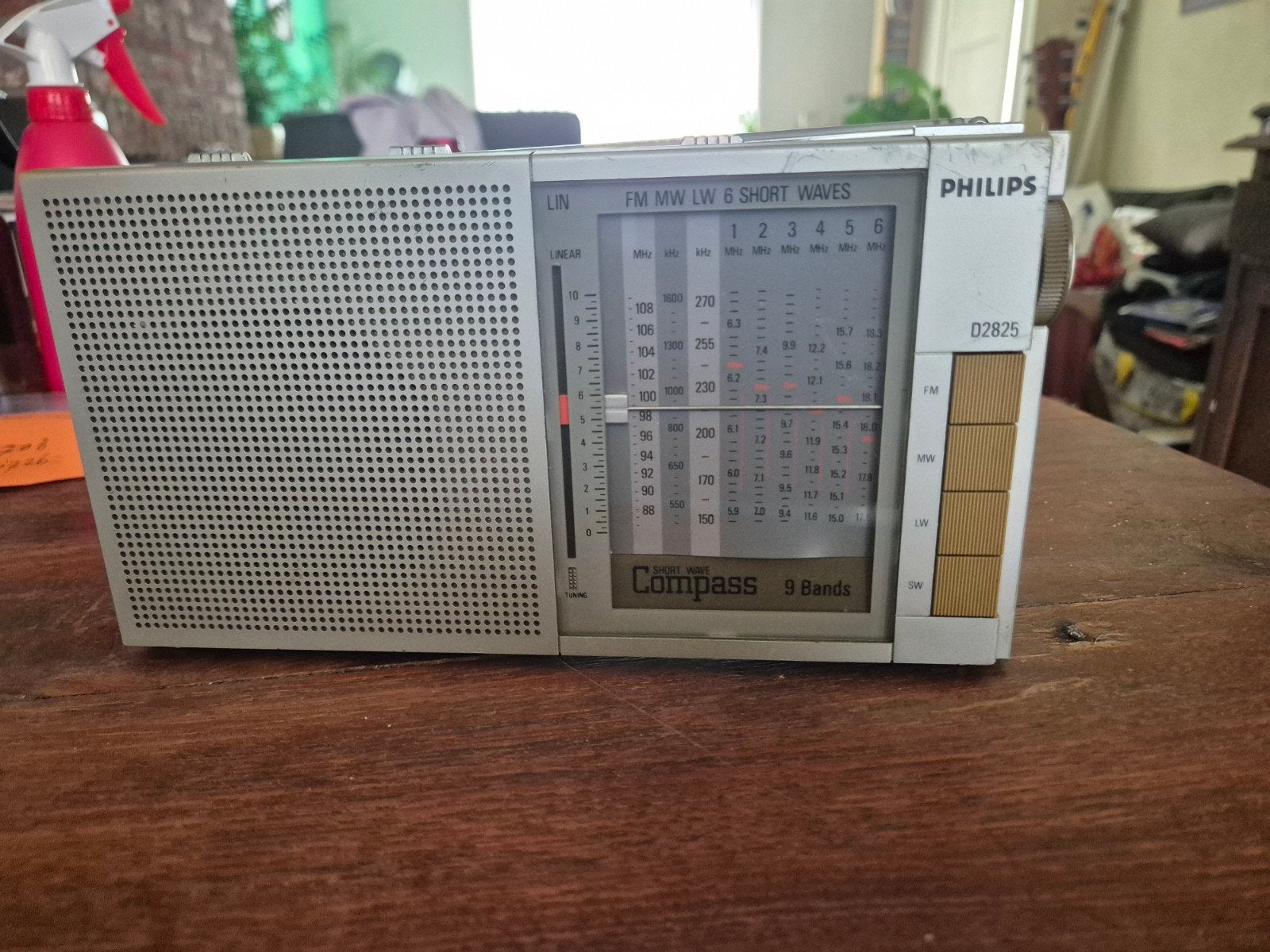 Philips transistor radio D2825, Verzenden