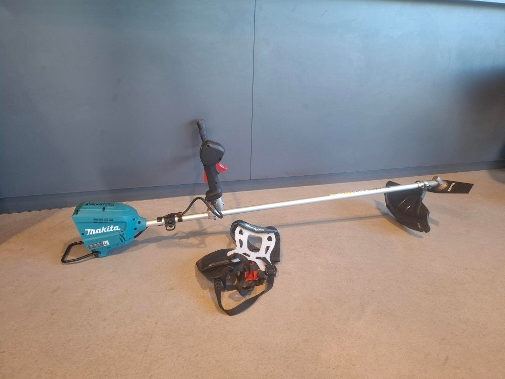 Nieuwe Makita bosmaaier XGT UR012GZ Actie, Tuin en Terras, Bosmaaiers, Ophalen, MAKITA, Accu, Nieuw