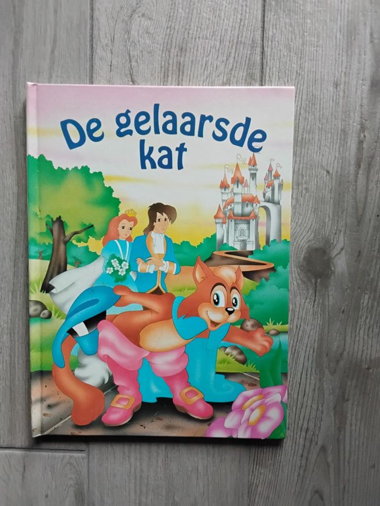 De Gelaarsde Kat - Klassiek Sprookjesboek, Boeken, Sprookjes en Fabels, Gelezen, Ophalen of Verzenden