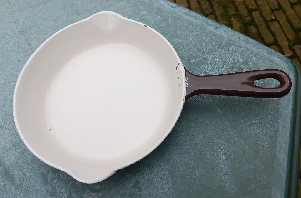 Vintage COUSANCES NEW OLD STOCK skillet 16 cm (G221), Huis en Inrichting, Kookpan of Snelkookpan, Gietijzer, Nieuw, Ophalen of Verzenden