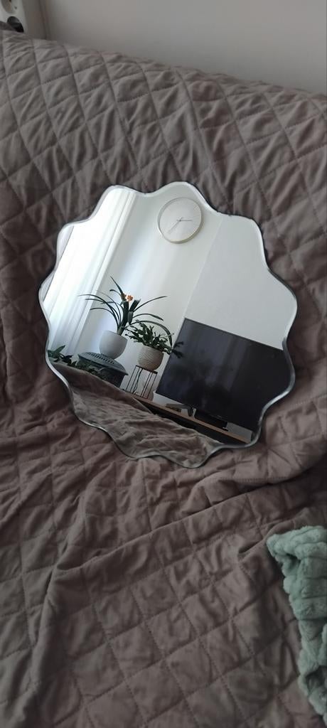 Leuke spiegel met schulprand, Huis en Inrichting, Minder dan 50 cm, Ophalen of Verzenden, Zo goed als nieuw, Minder dan 100 cm