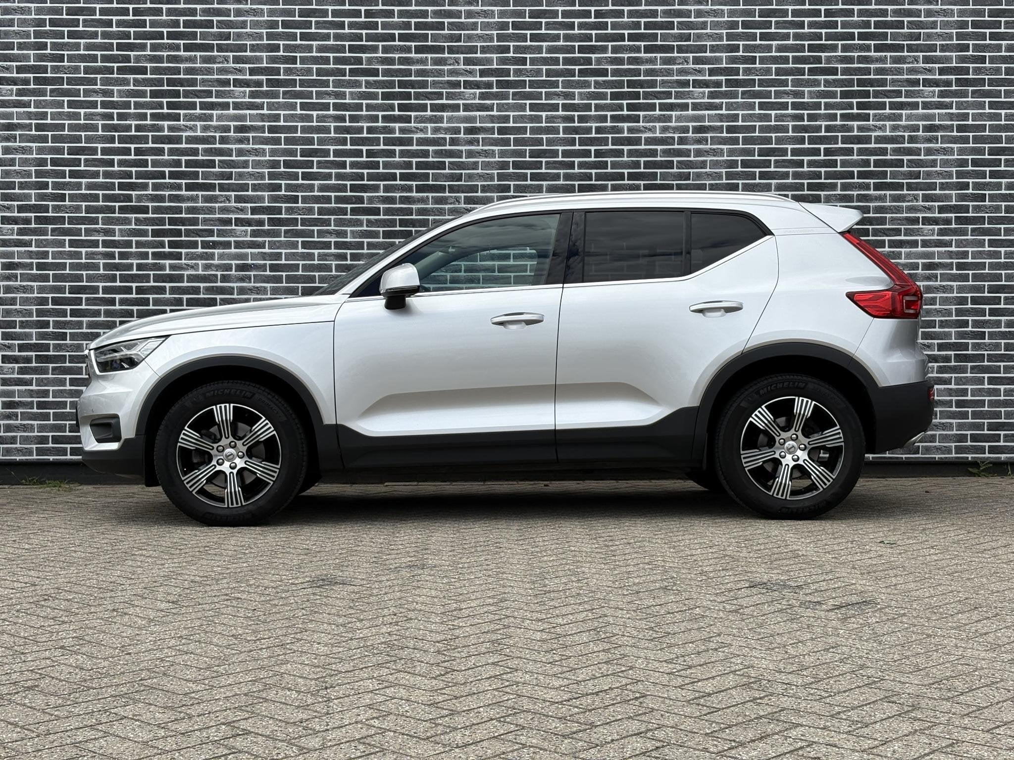 Volvo XC40 2.0 T4 Inscription | Trekhaak | Achteruitrijcamer, Auto's, 15 km/l, Euro 6, 93 €/maand, SUV of Terreinwagen