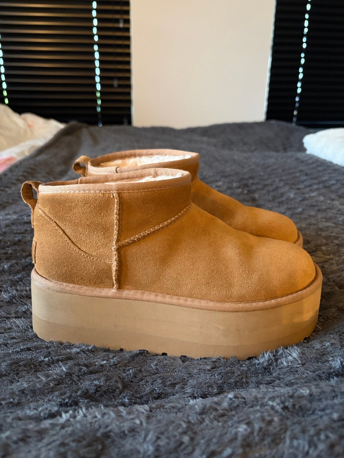 Ugg Classic Ultra Mini Platform Chestnut, Bruin, Lage of Enkellaarzen, Ophalen of Verzenden, Gedragen