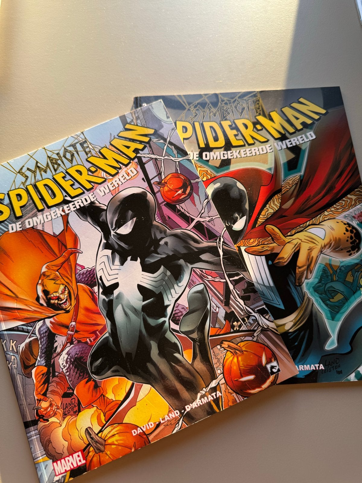 Symbiote Spider-Man: De Omgekeerde Wereld (deel 1 & 2) NL, Meerdere stripboeken, Ophalen of Verzenden, Zo goed als nieuw