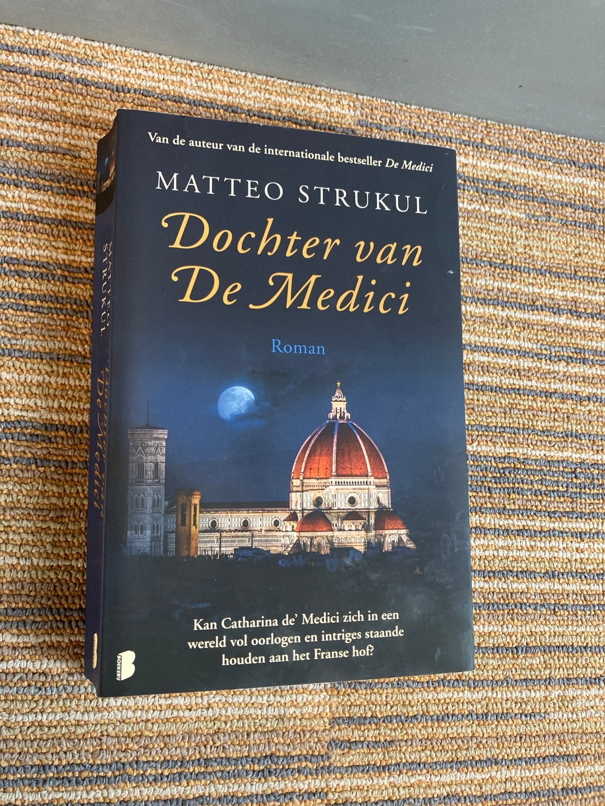 Dochter van De Medici - Matteo Strukul (Roman), Boeken, Ophalen of Verzenden, Zo goed als nieuw, Europa overig