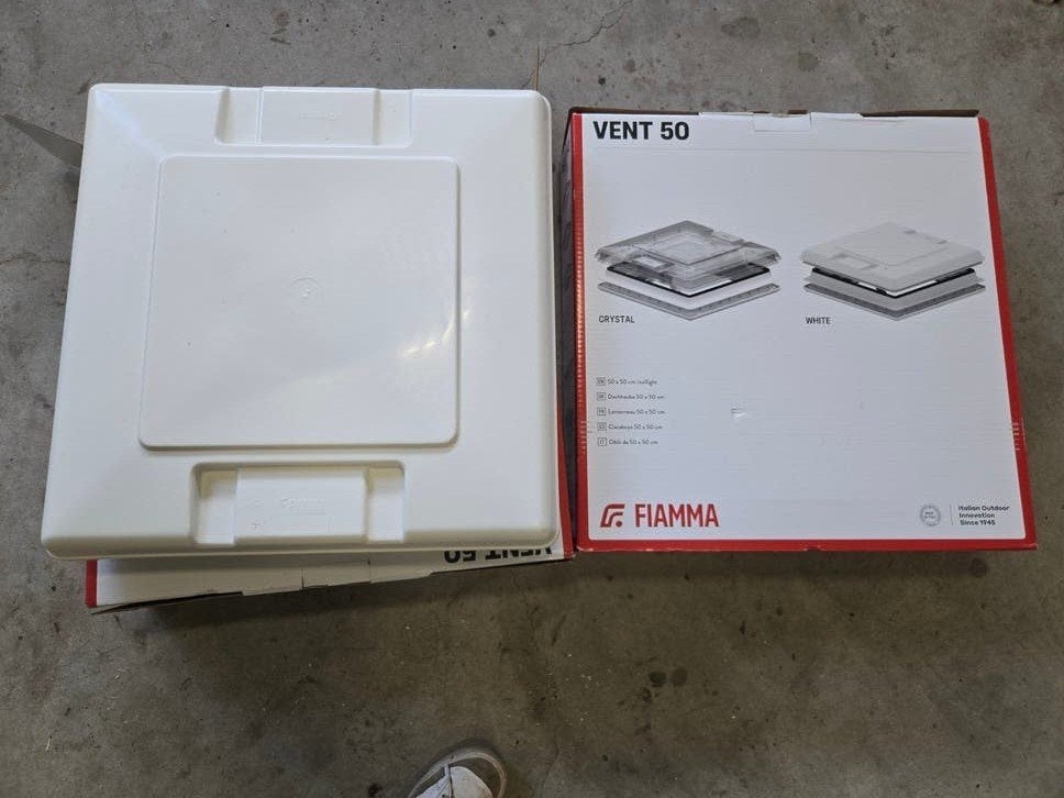 Fiamma Vent 50 dakluik | Wit | Nieuw | 50x50 | 2 Stuks, Fiamma, Nieuw, Ophalen of Verzenden, Fiamma