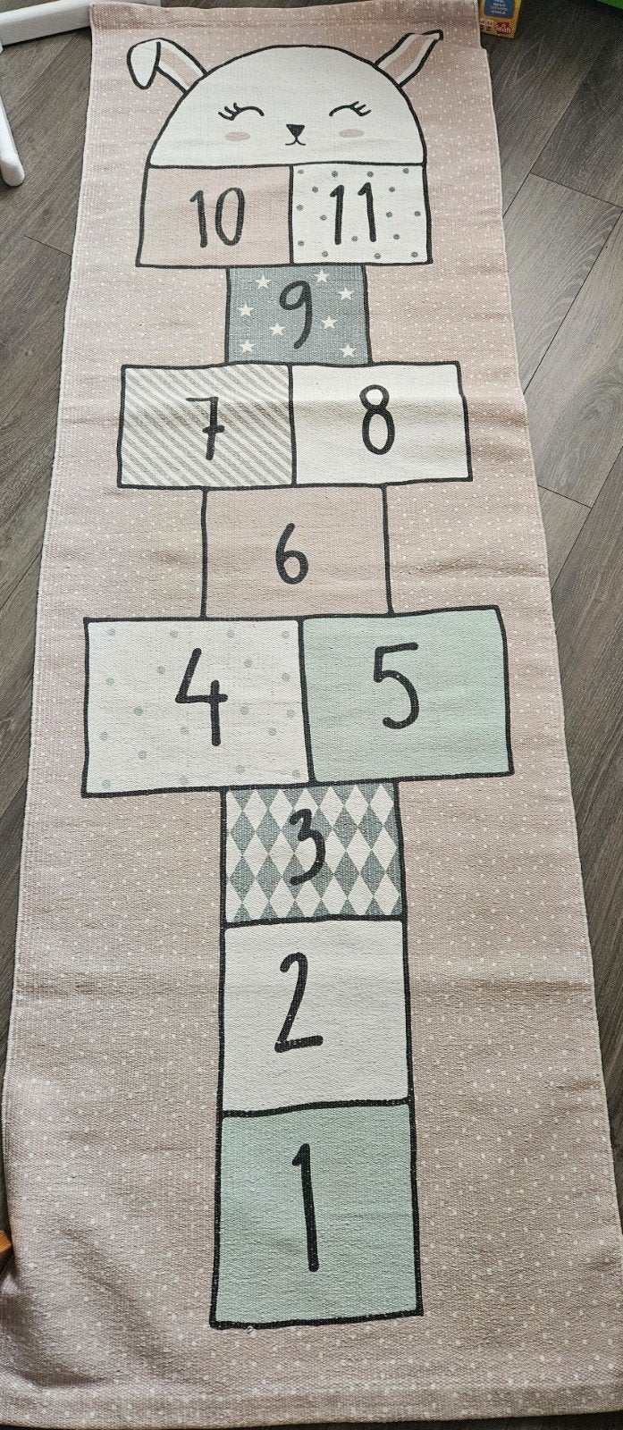H&M Hinkelbaan Vloerkleed - Speelkleed Konijn, Huis en Inrichting, Ophalen, Minder dan 50 cm, 100 tot 150 cm, Kinderkamer, Speels, Modern