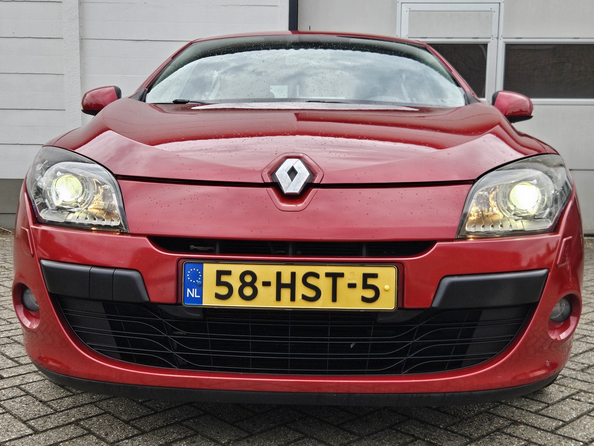 Renault Mégane 2.0 Dynamique /Automaat/Xenon/Airco/Cruise!, Auto's, Stof, Gebruikt, 4 cilinders, Origineel Nederlands