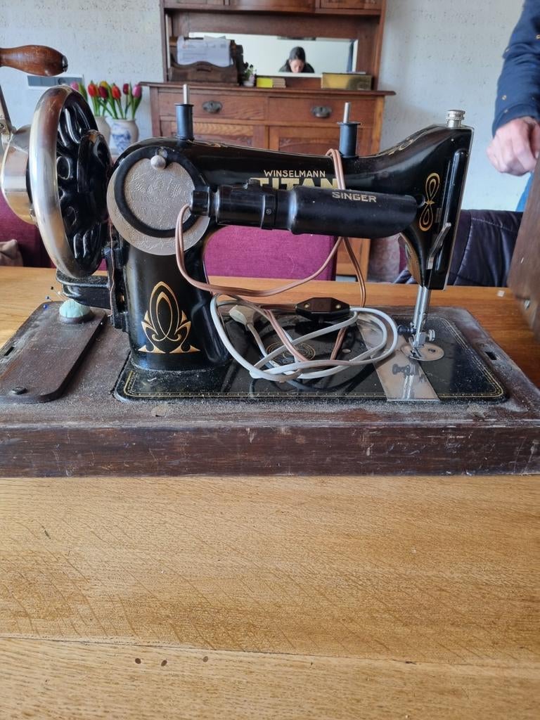Oude naaimachine, Ophalen