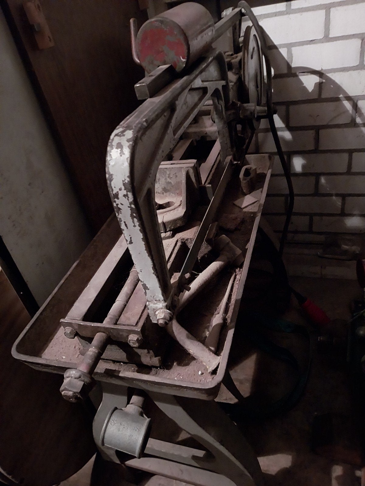 Oude bewo zaagmachine, Ophalen, Gebruikt, Onbekend, 70 mm of meer
