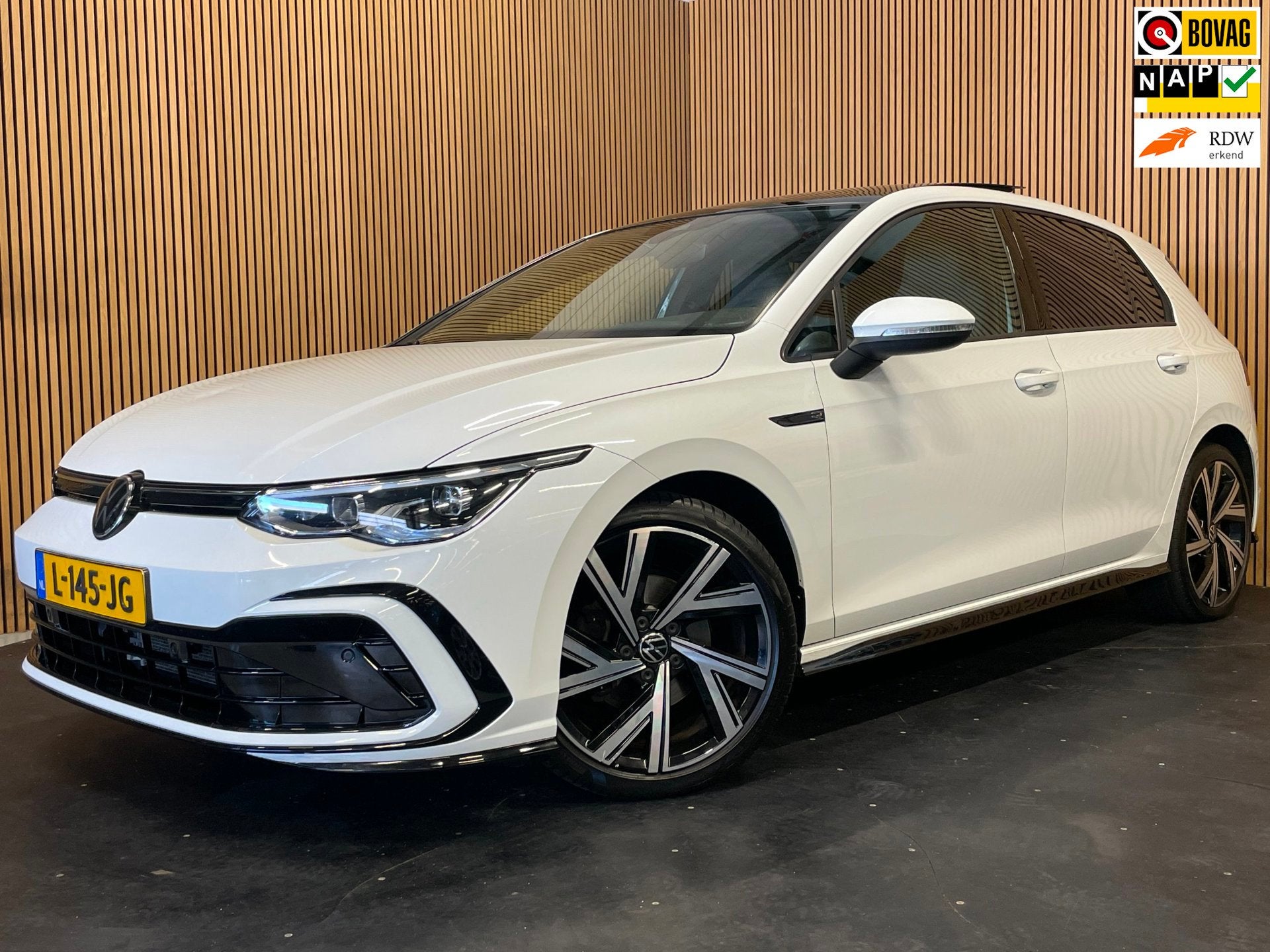 Volkswagen Golf 1.5 TSI R-Line|131 PK|PANORAMADAK|DIGITAL CO, Auto's, Volkswagen, Voorwielaandrijving, 4 cilinders, Wit, Origineel Nederlands