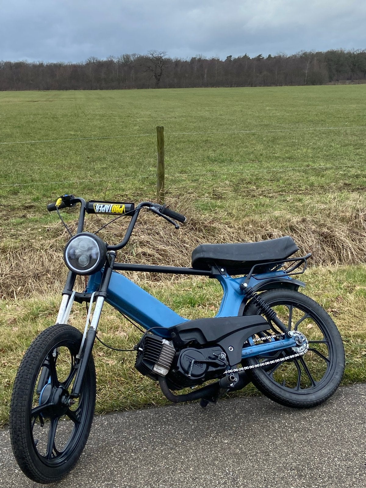 Brommer 65cc - Loopt, - Te ruil/koop - nieuwe type voorvork, Ophalen, Gebruikt