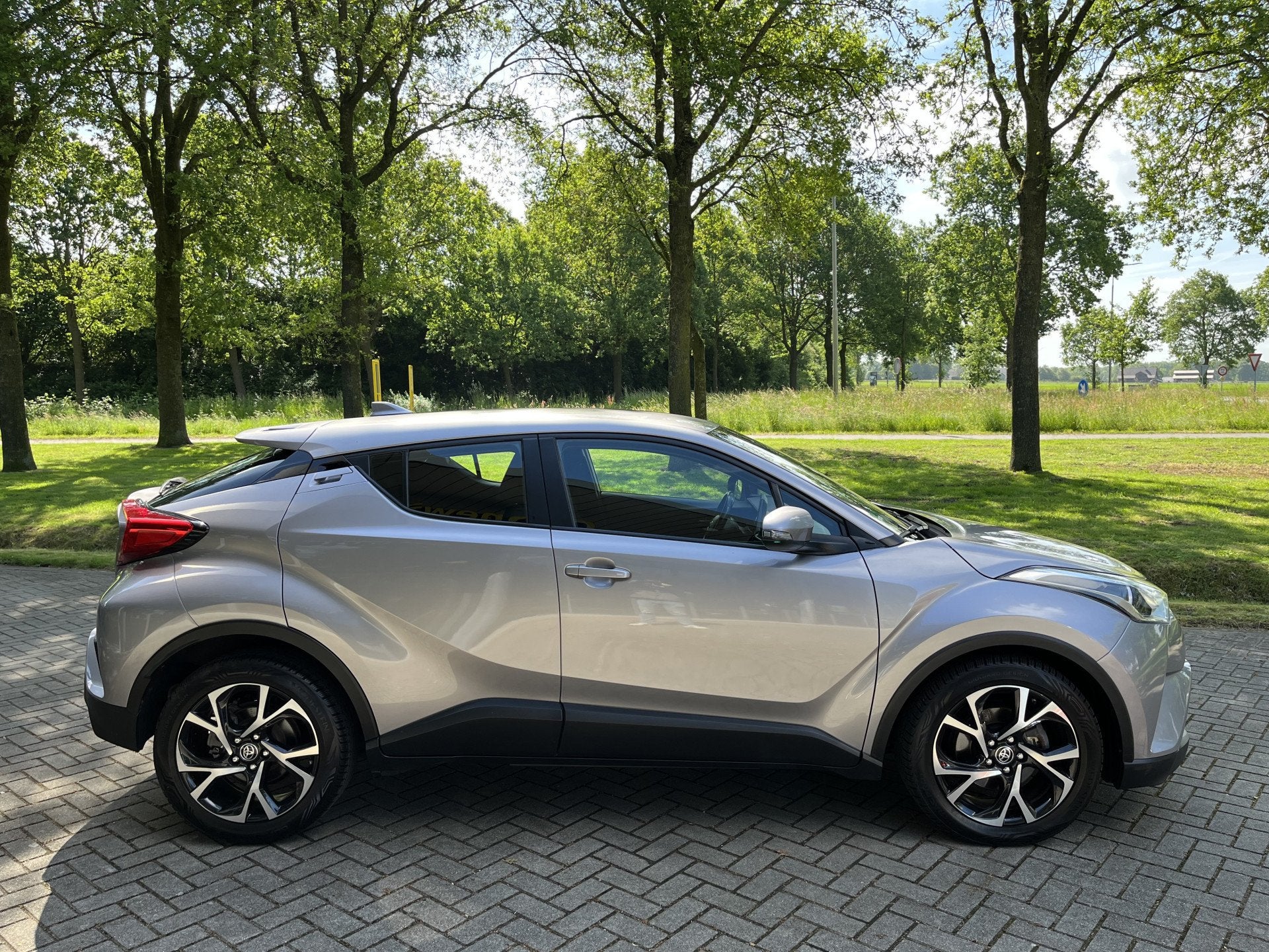 Toyota C-HR 1.8 Hybrid Dynamic | ACC | ALL SEASON'S | BT | C, Stof, Euro 6, 4 cilinders, 98 pk