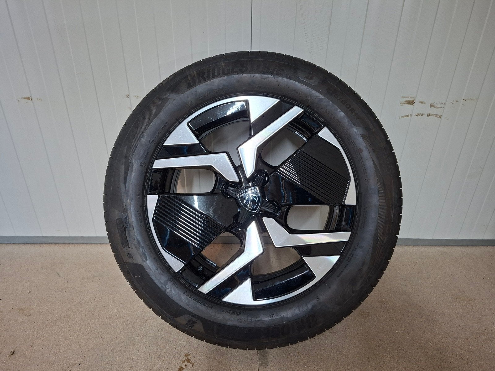 Een velg Peugeot 2008ll 17 inc, Ophalen, 17 inch, Zomerbanden, Velg(en)