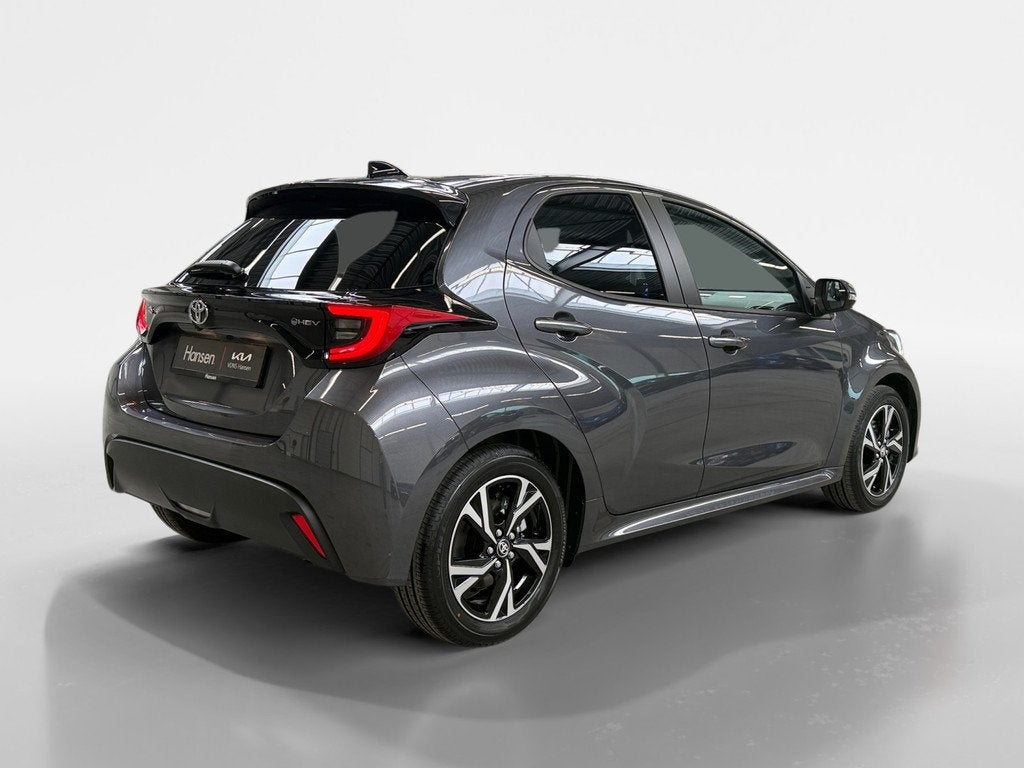 Toyota Yaris 1.5 Hybrid 115 Dynamic, Automaat, 12 maanden, Gebruikt, 23 km/l