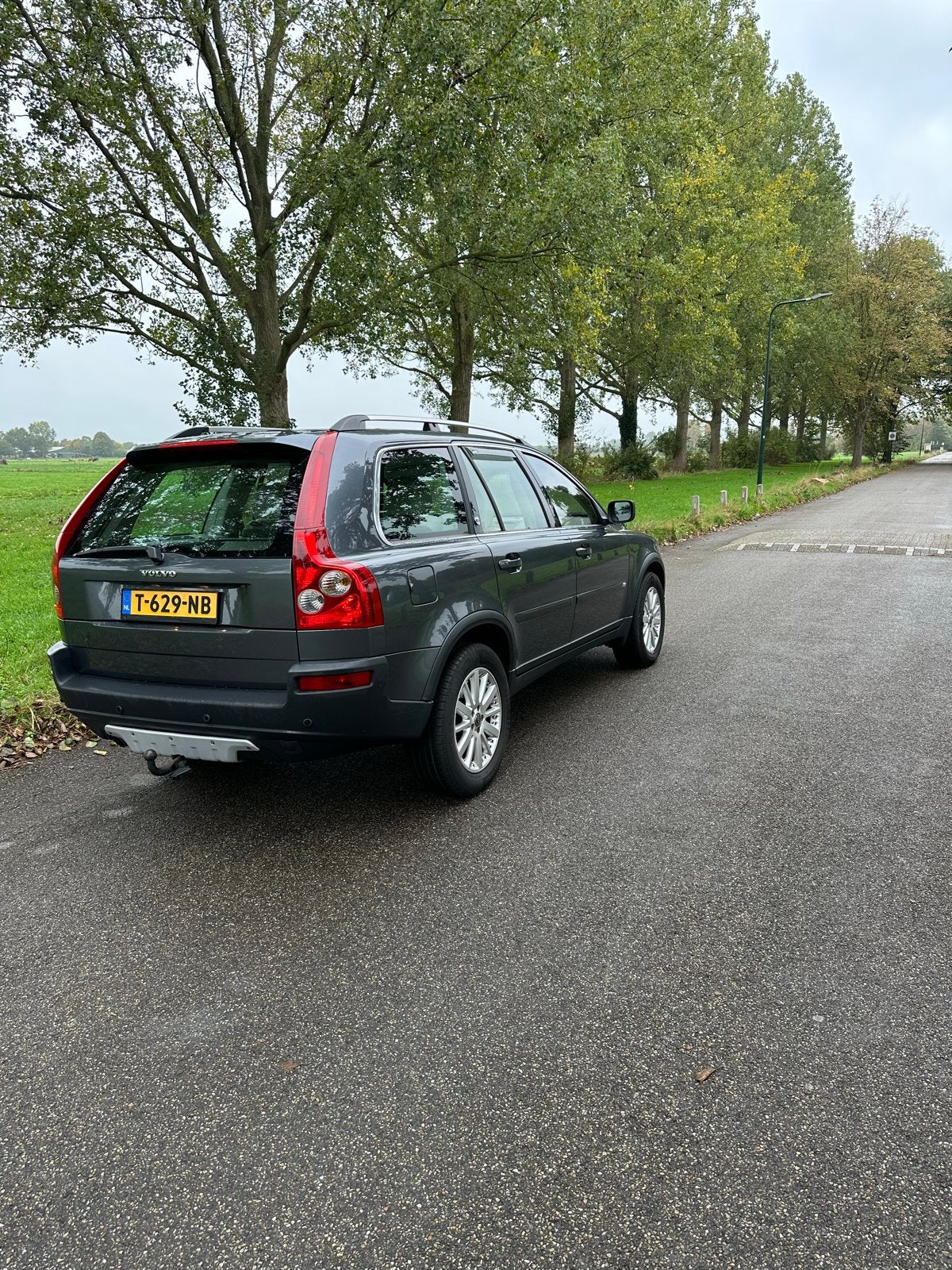 Volvo xc90 4x4 Executive 2006 lage km grijsblauw, Auto's, 4414 cc, 138 €/maand, 315 pk, 750 kg