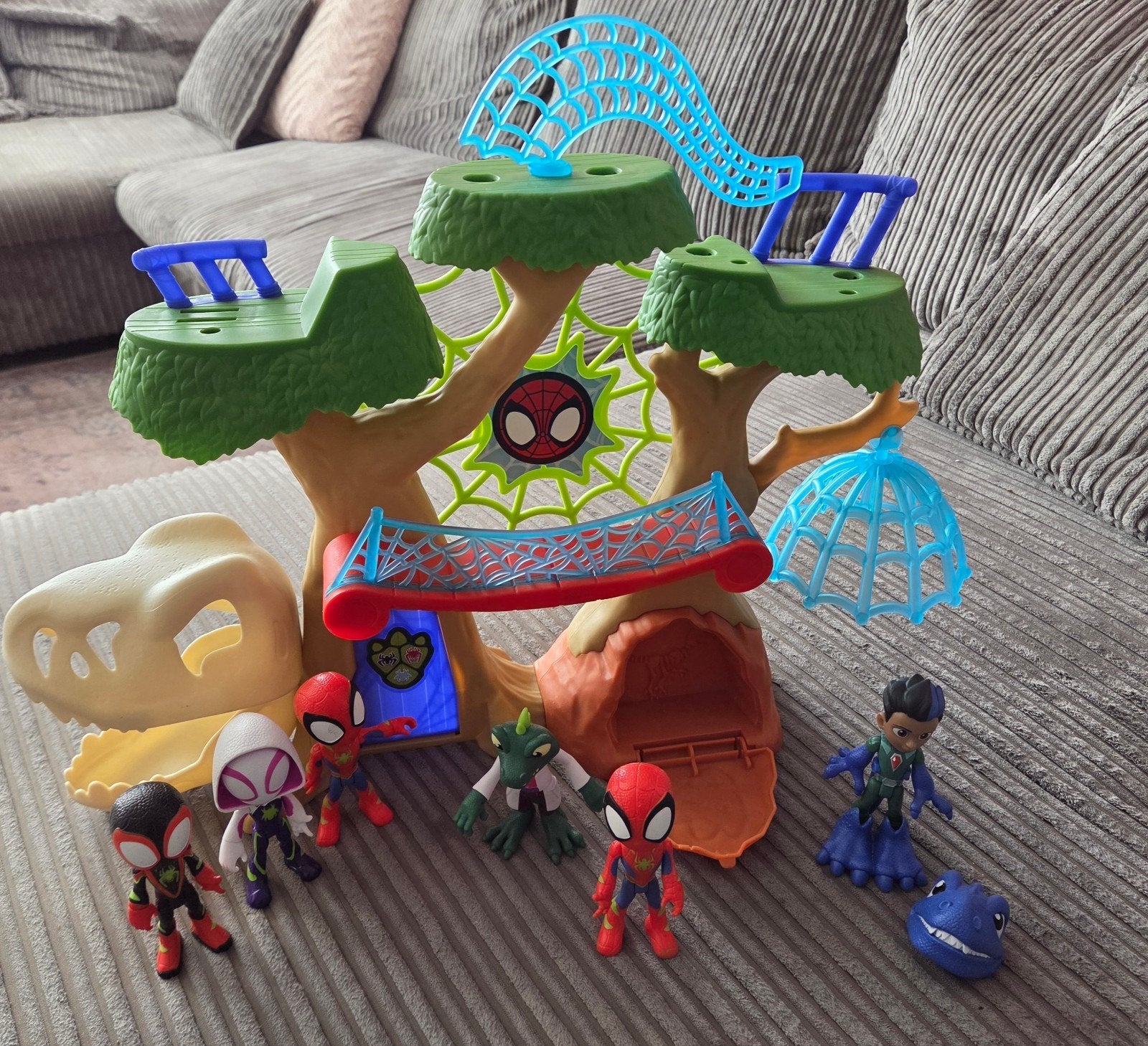 Spiderman boomhut + poppetjes, Ophalen of Verzenden, Zo goed als nieuw
