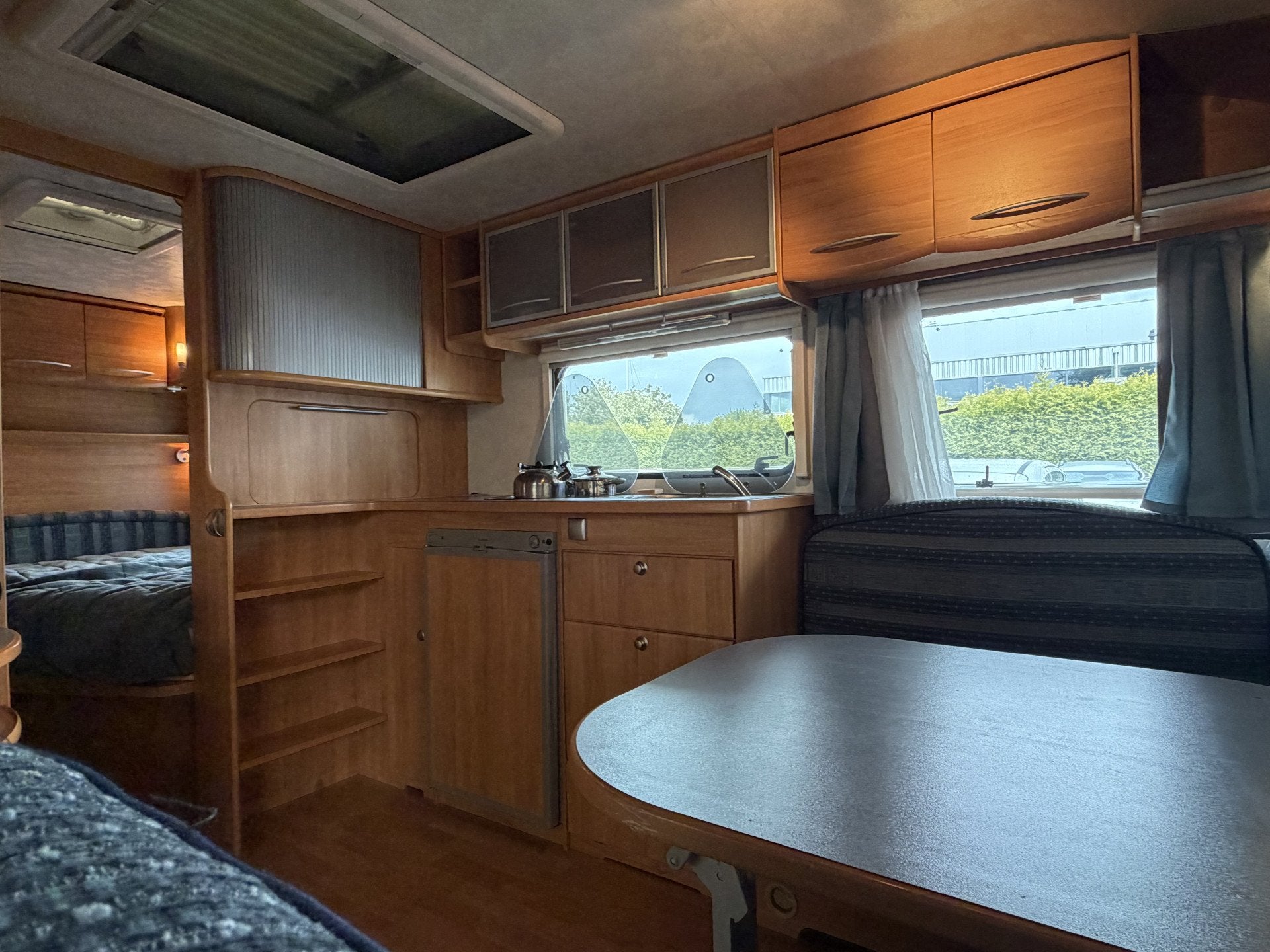 Adria BWJ 2005 ADORIX 512 UP MOVER | TULE FIETSENREK | BADKA, Vast bed, Bedrijf, Adria, Azieweg 17
9407TC  ASSEN, NL