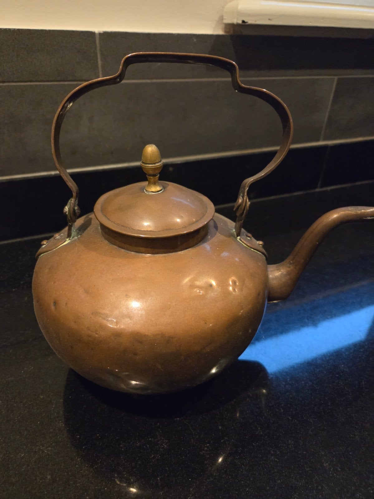 Antieke Koperen Theepot met Uniek Handvat, Ophalen of Verzenden, Koper