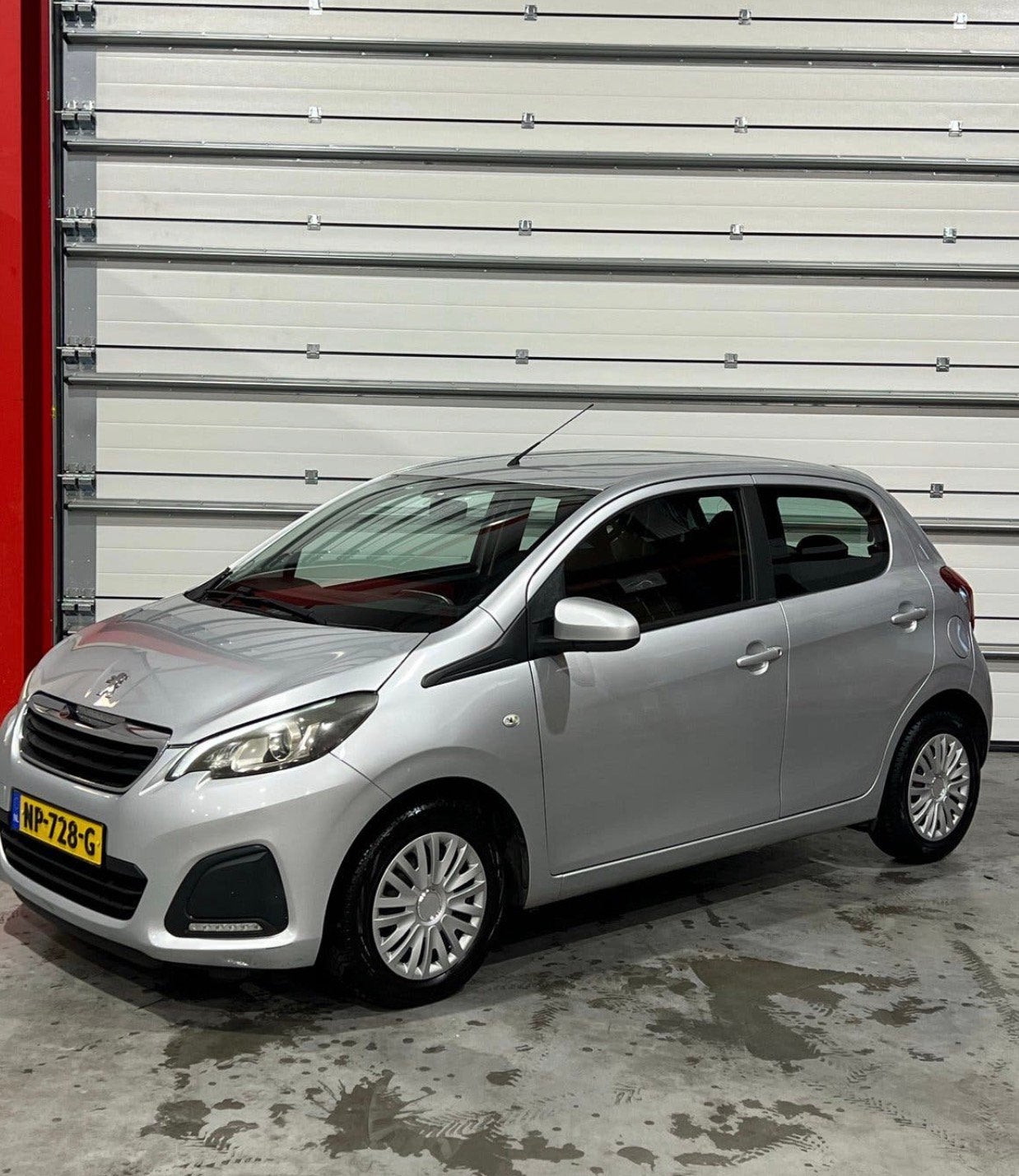2014 Peugeot 108 1.0 benzine  5DR-Airco ( 209.700km), Auto's, Peugeot, Voorwielaandrijving, Stof, 4 stoelen, Elektrische ramen