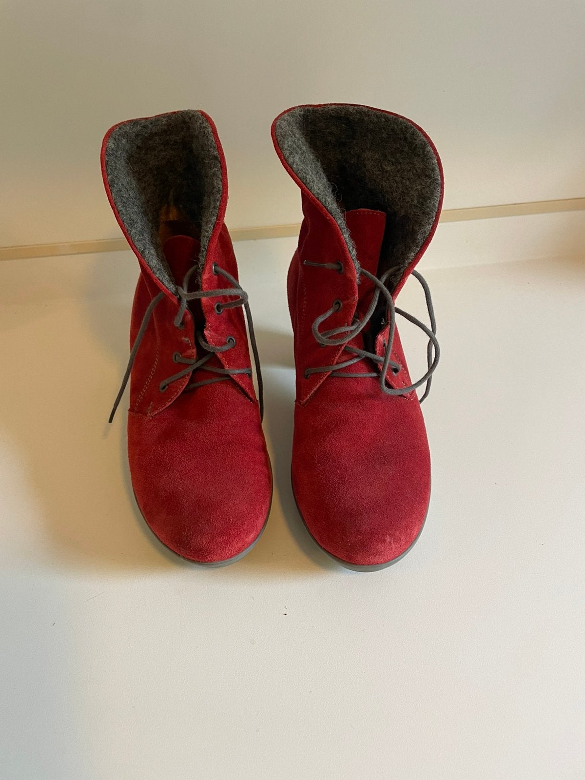 Heerlijke rode schoenen maat 37, zoeken nieuwe voeten, Ophalen, Zo goed als nieuw, Rood