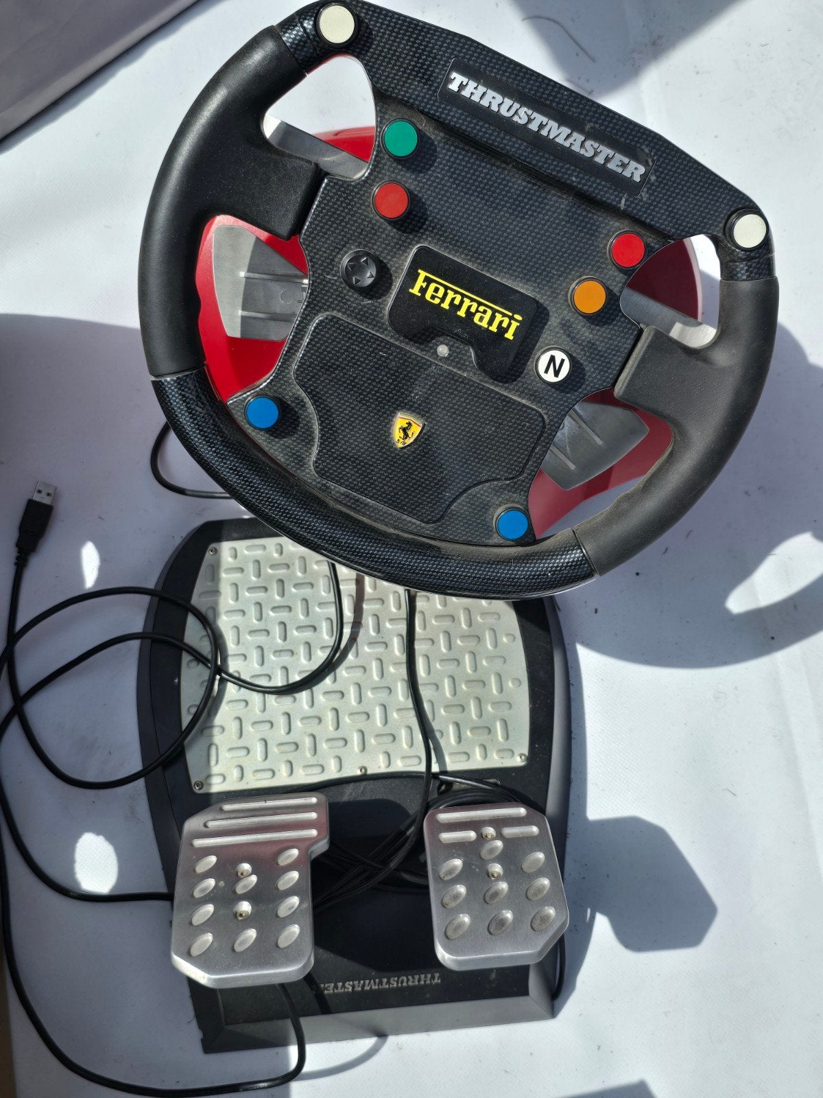 Thrustmaster Ferrari racestuur met pedalen, Racestuur, Gebruikt, Force feedback, Ophalen of Verzenden